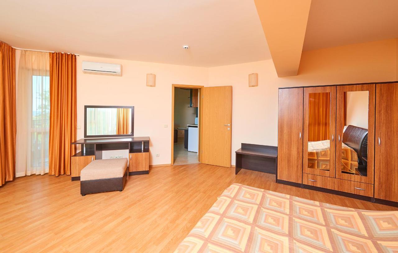 Guest House California Pomorie Eksteriør bilde